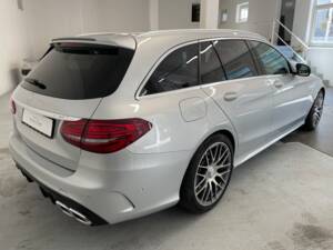Obraz 9/36 pojazdu Mercedes-Benz C 63 AMG T (2020)