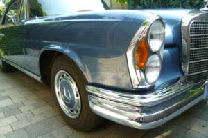 Afbeelding 4/32 van Mercedes-Benz 280 SE (1969)