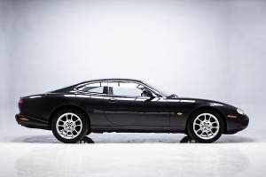 Image 6/37 of Jaguar XKR (1998)