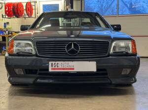Image 17/37 de Mercedes-Benz 500 SL 6.0 AMG (1990)