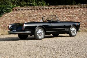 Bild 26/50 von Alfa Romeo 2000 Spider (1961)