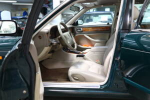Bild 18/29 von Jaguar XJ6 3.2 Executive (1997)