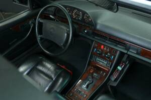 Immagine 15/50 di Mercedes-Benz 560 SEC (1990)
