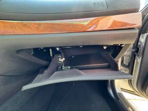 Bild 42/75 von BMW 540i (2001)