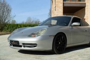 Image 17/50 of Porsche 911 Carrera 4 (1999)