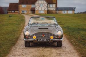 Image 34/99 of Aston Martin DB 6 Volante (1968)