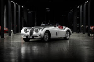Image 1/26 of Jaguar XK 120 OTS (1952)