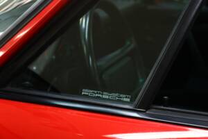 Image 20/47 of Porsche 911 Carrera 3.2 (1989)
