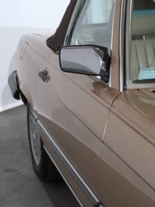 Image 10/47 de Mercedes-Benz 560 SL (1987)