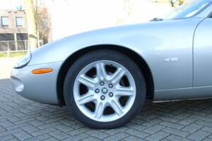 Image 8/8 of Jaguar XK8 4.0 (1999)