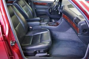 Bild 18/33 von BMW 750i (1991)