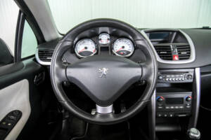 Bild 8/50 von Peugeot 207 CC 1.6 VTi (2009)