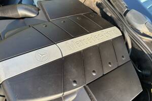 Image 13/24 of Mercedes-Benz CLK 430 (2000)
