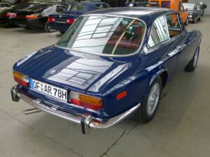 Bild 30/42 von Alfa Romeo 2000 GT Veloce (1975)