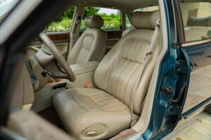 Image 19/50 of Jaguar XJ6 3.2 (1995)