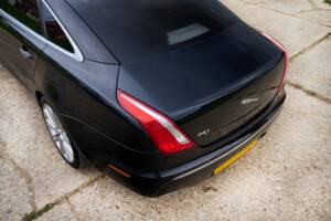 Bild 11/50 von Jaguar XJ 5.0 (2011)