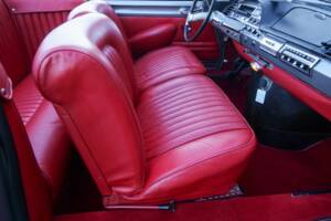 Image 38/50 of Citroën DS 21 Chapron (1963)