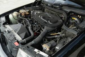 Image 44/48 of Mercedes-Benz 200 CE (1990)