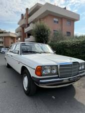 Bild 36/50 von Mercedes-Benz 240 D (1979)