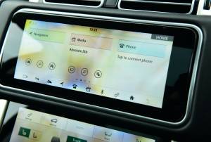 Image 40/50 of Land Rover Range Rover Vogue SDV8 (2019)