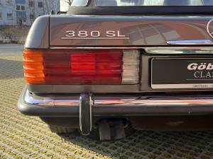Immagine 11/24 di Mercedes-Benz 380 SL (1984)