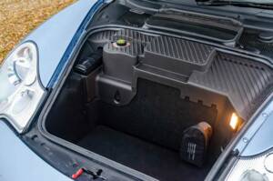 Image 14/17 of Porsche 911 Carrera 4S (2004)