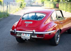 Immagine 11/39 di Jaguar E-Type V12 (2+2) (1973)