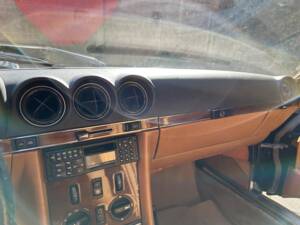 Image 31/51 of Mercedes-Benz 380 SL (1983)