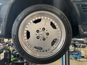 Imagen 28/46 de Mercedes-Benz 500 SL 6.0 AMG (1992)