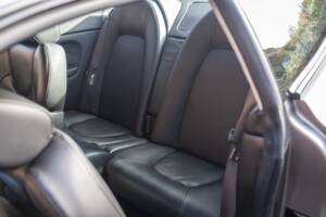 Image 29/30 of Aston Martin V12 Vanquish (2002)