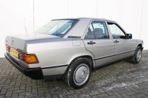 Afbeelding 2/12 van Mercedes-Benz 190 D (1986)