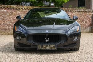 Image 15/50 of Maserati GranTurismo S (2008)