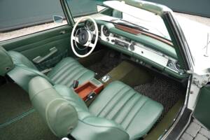 Image 12/50 de Mercedes-Benz 280 SL (1968)