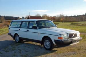 Afbeelding 6/45 van Volvo 245 GL (1991)