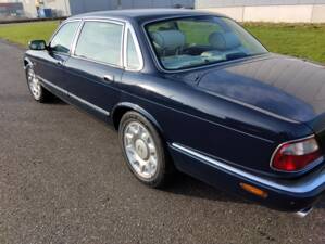 Image 6/71 of Daimler Super V8 (2000)