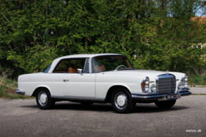 Image 6/38 of Mercedes-Benz 280 SE 3,5 (1970)