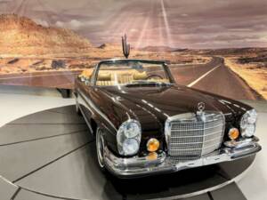 Bild 4/36 von Mercedes-Benz 280 SE 3,5 (1970)