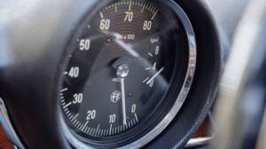 Image 22/54 of Alfa Romeo Giulia GT 1300 Junior (1972)