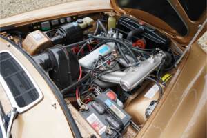 Image 18/50 of Volvo 1800 E (1971)