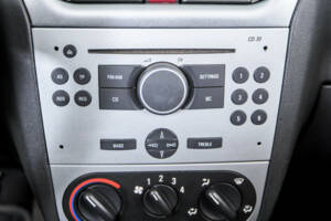 Image 28/50 de Opel Tigra TwinTop 1.4 Twinport (2006)