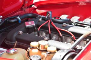 Image 14/17 of Alfa Romeo 2000 GT Veloce (1972)