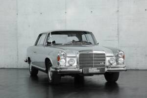 Image 9/49 de Mercedes-Benz 280 SE (1970)