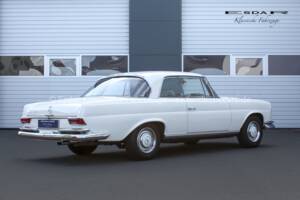 Image 2/32 of Mercedes-Benz 250 SE (1967)