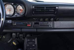Image 22/30 of Porsche 911 Turbo 3.3 (1988)