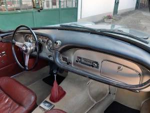 Image 22/30 of Maserati 3500 GTI Touring (1961)