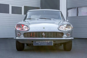 Image 18/36 de Ferrari 330 GT 2+2 (1964)