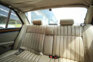Image 25/44 of Jaguar XJ 12 (1990)