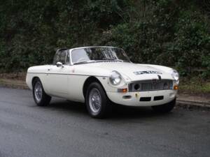 Image 1/17 of MG MGB (1964)