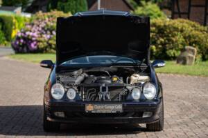 Bild 10/61 von Mercedes-Benz CLK 320 (2002)