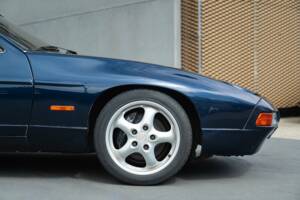 Image 8/34 of Porsche 928 (1981)
